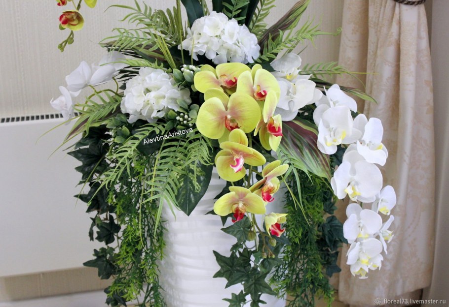 Композиции с искусственными цветами