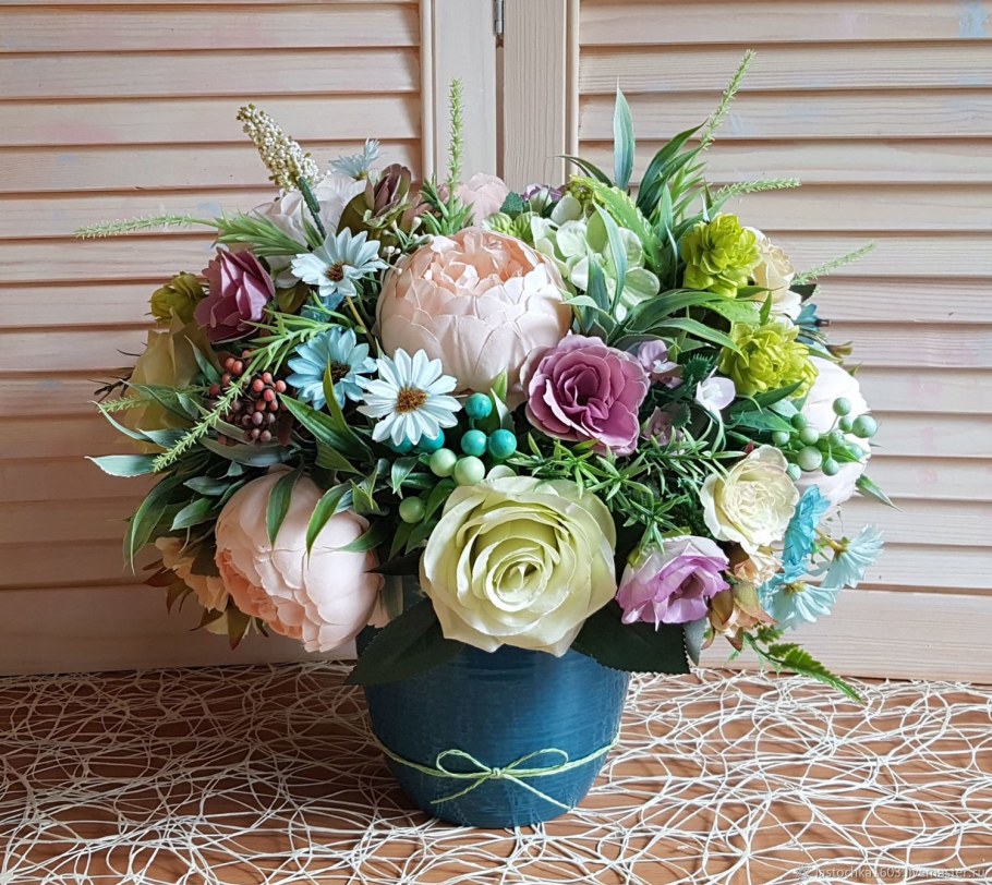 Интерьерные композиции из искусственных цветов