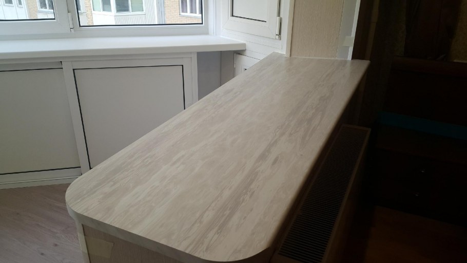 Барная стойка на балконе