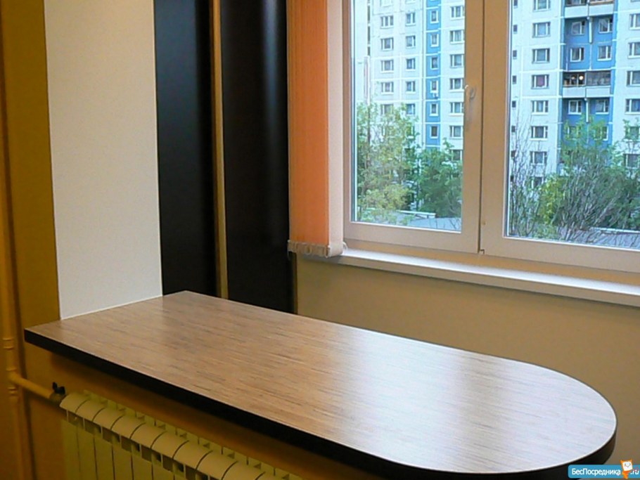 Барная стойка у окна