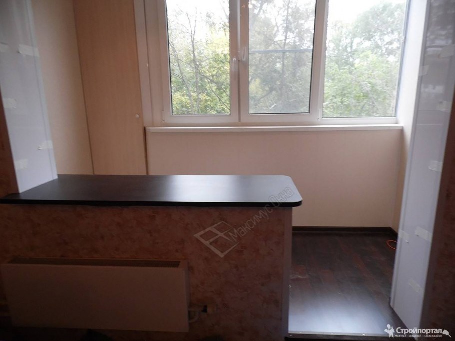 Подоконник на балконе