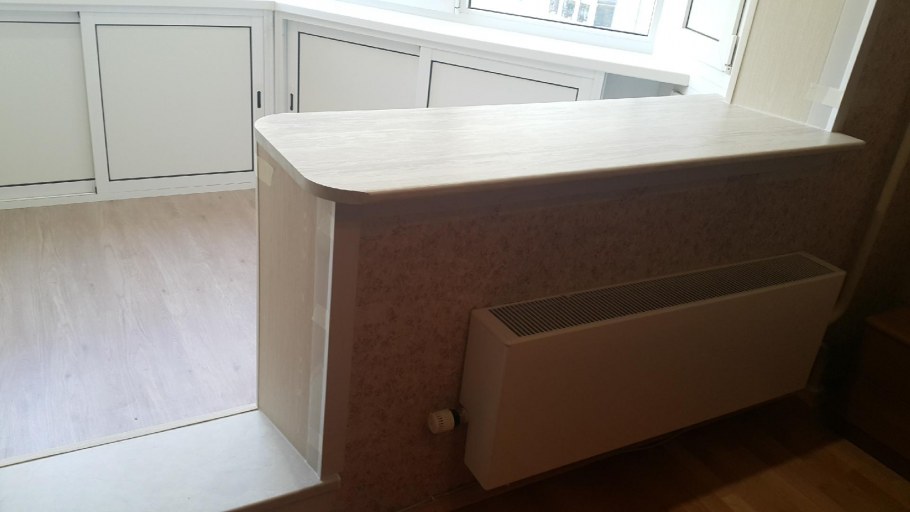 Перегородка между балконом и комнатой