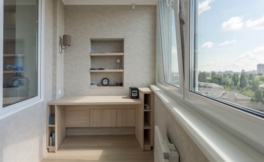 Письменный стол подоконник