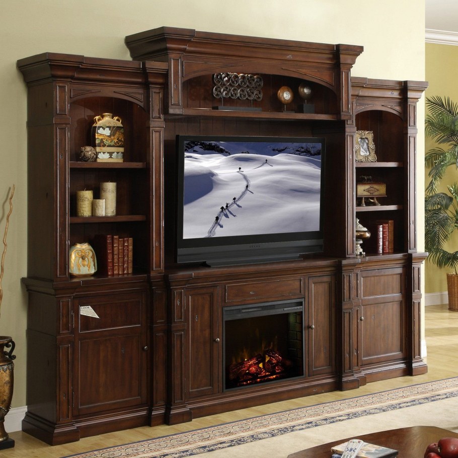 Встроенный телевизор в гостиной