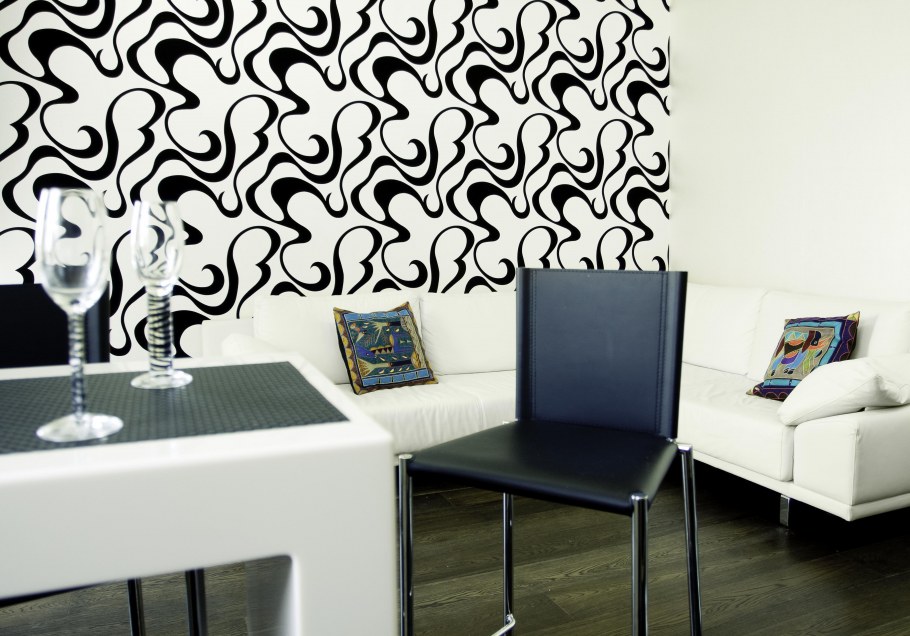 Обои белые с черным узором