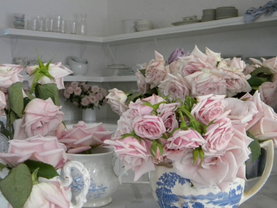 Эстетика номера в отеле в стиле шебби Шик