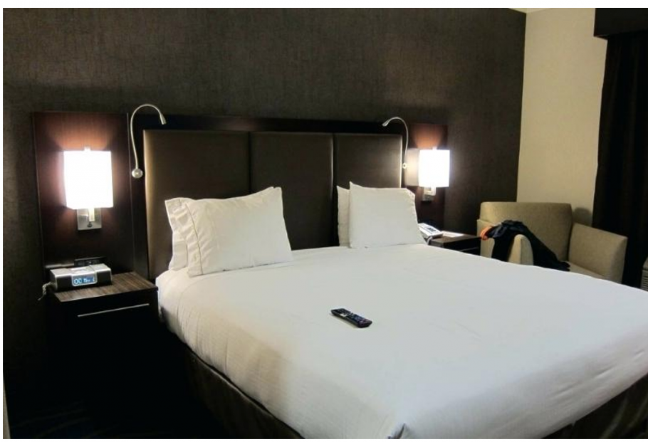 Деревянное изголовье с подсветкой