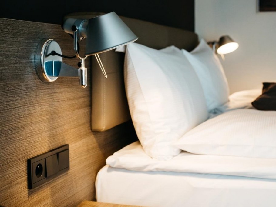 Настенный светильник Astro Edge