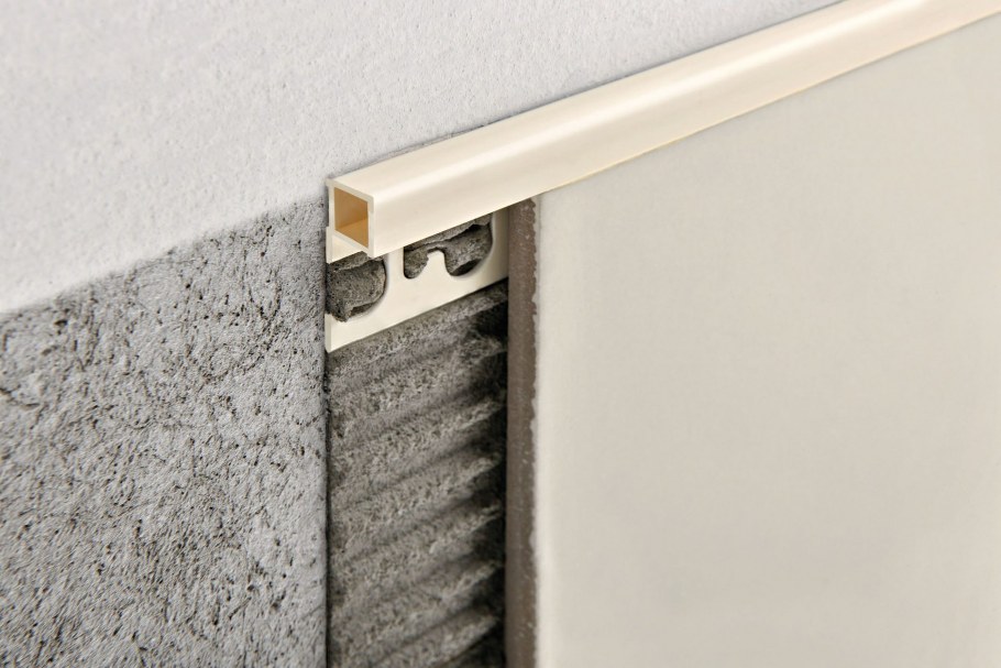 Раскладка под плитку 7-8мм внутр. 2,5м белая (25шт)