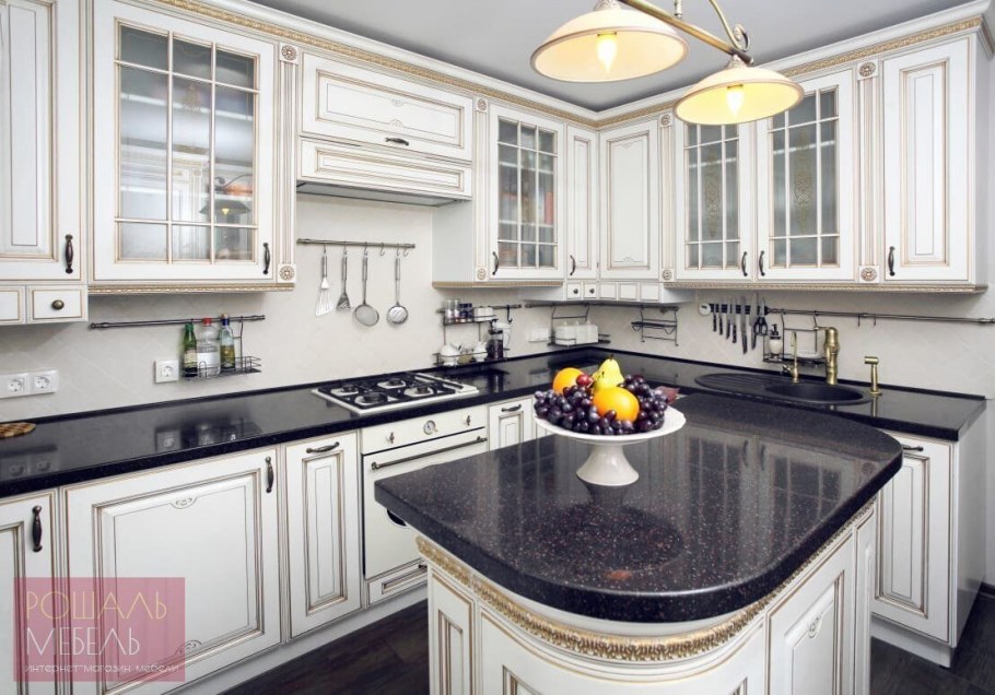 Кухня Лоренцо Зов с темной столешницей