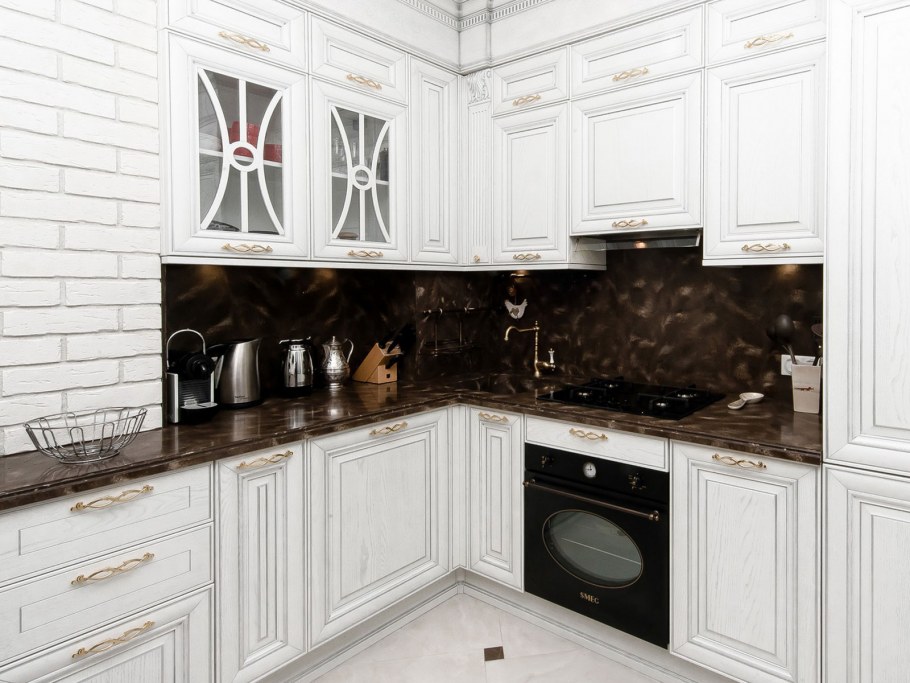 Кухни из массива ясеня Неоклассика