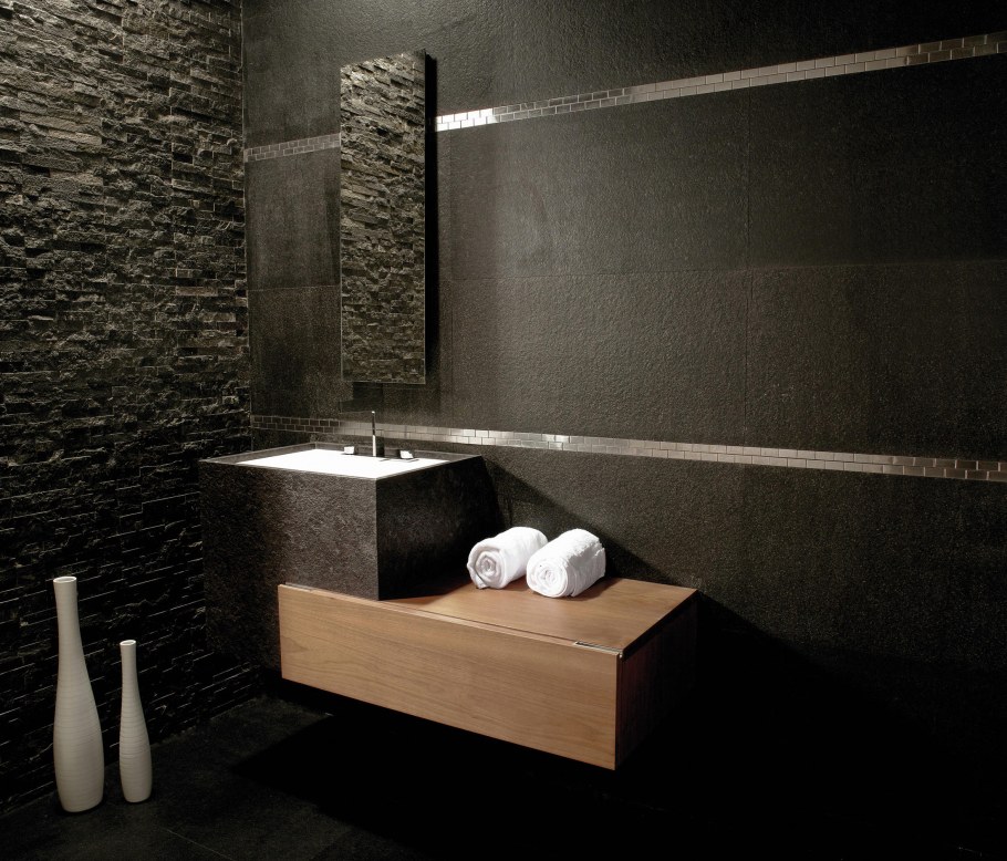 Гостиная с серым камнем