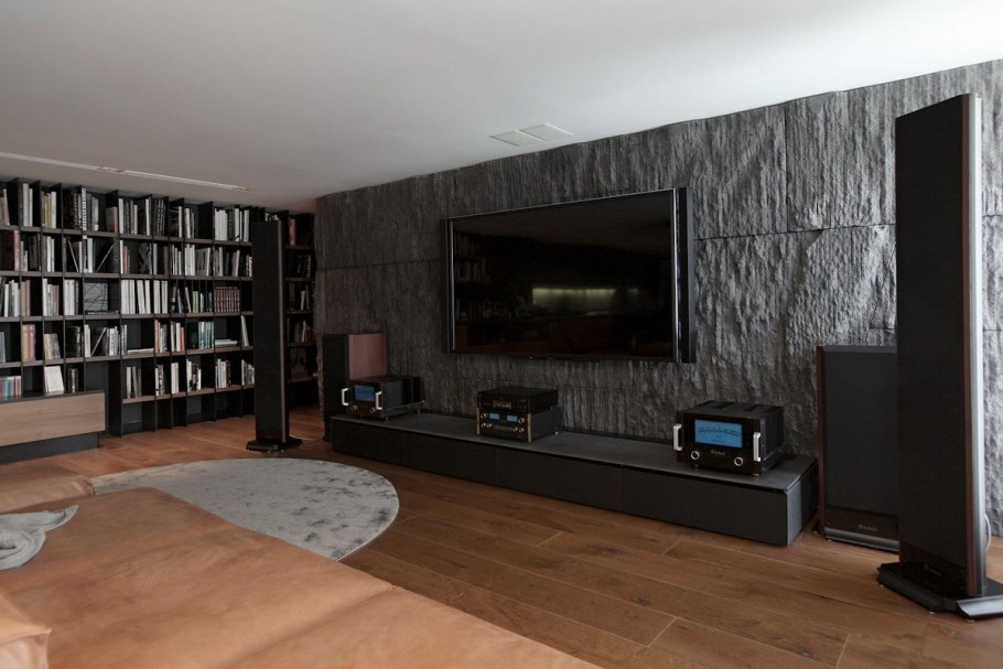 Черный кирпич в интерьере