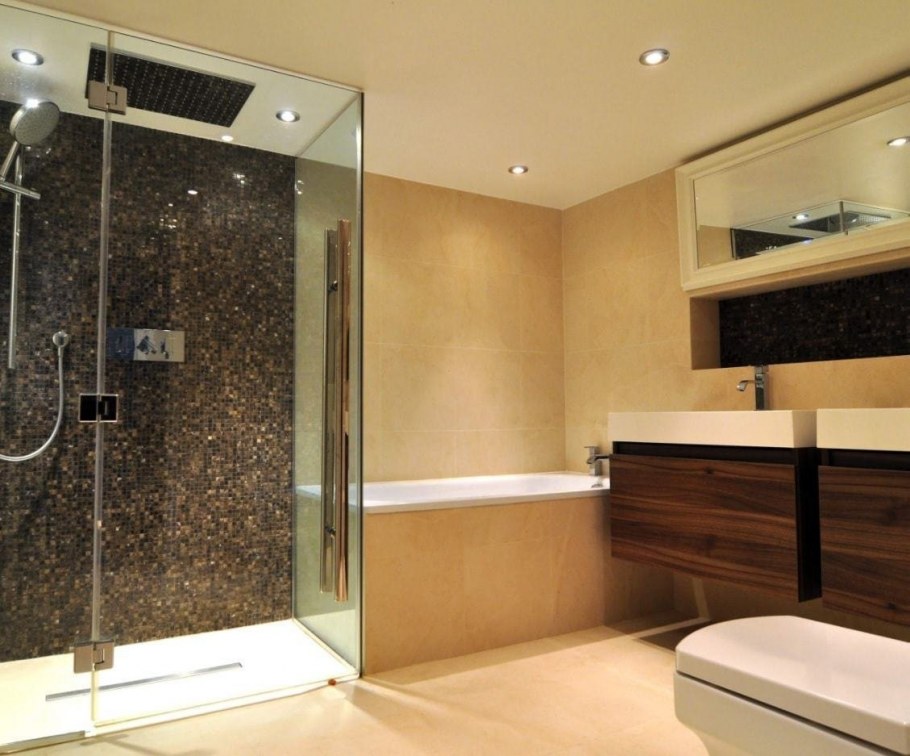 Большая ванная с душевой и ванной