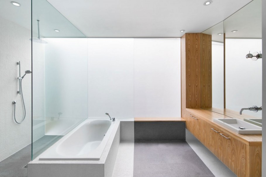 Большая ванная с окном планировка