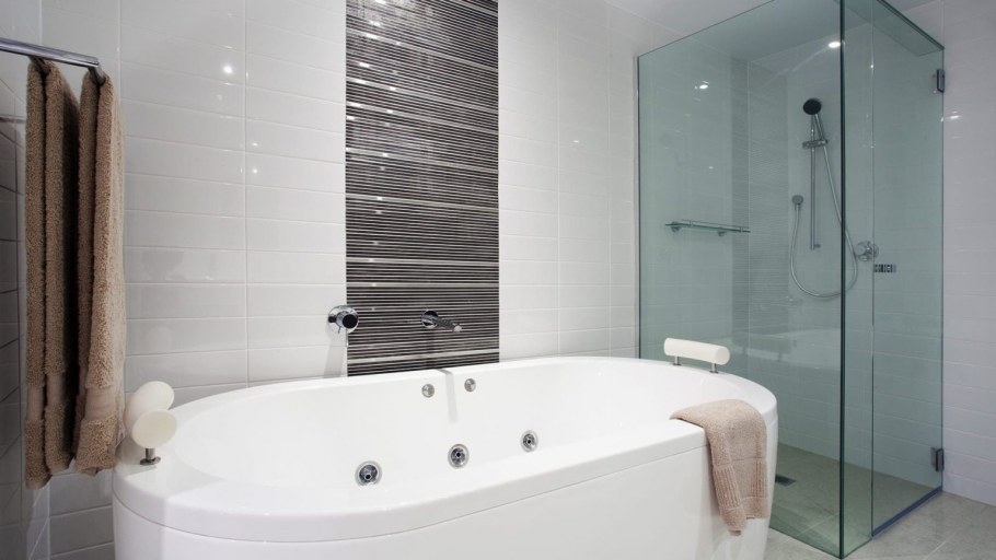 Ванные комнаты с душевой кабиной