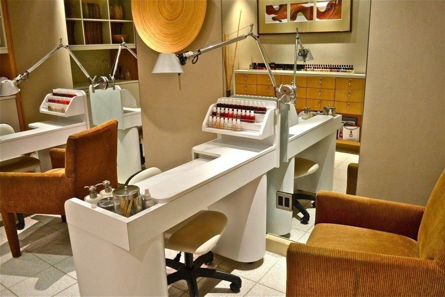 Кабинет маникюра и педикюра интерьер