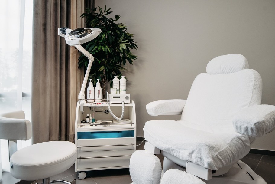 Кабинет маникюра и педикюра интерьер