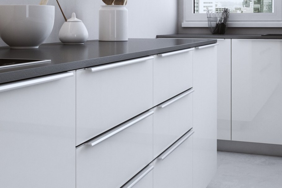 Кухня с антресолями до потолка