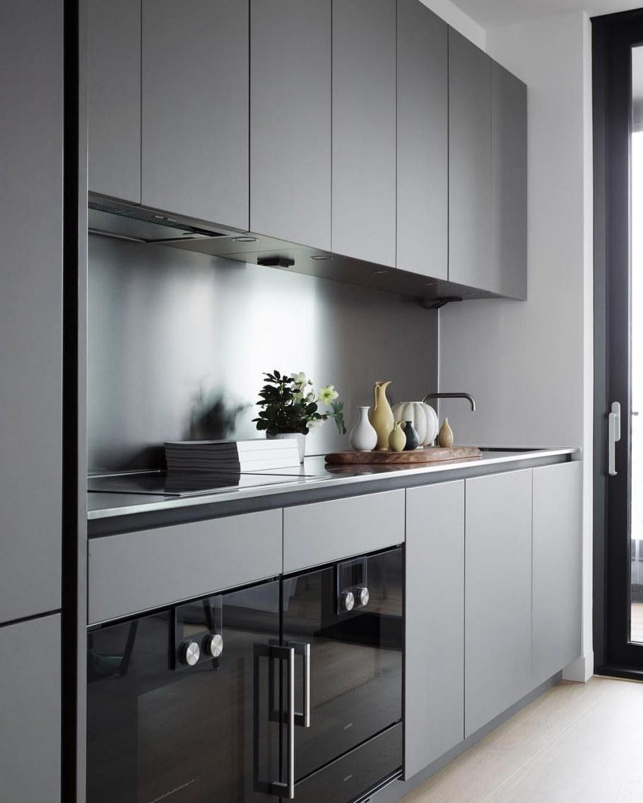 Белая матовая кухня