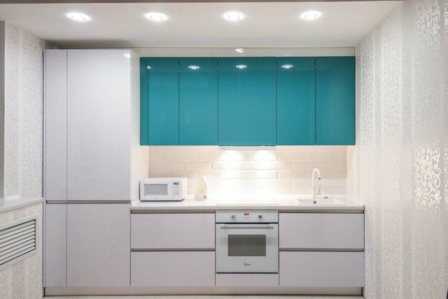 Кухонный гарнитур с интегрированными ручками