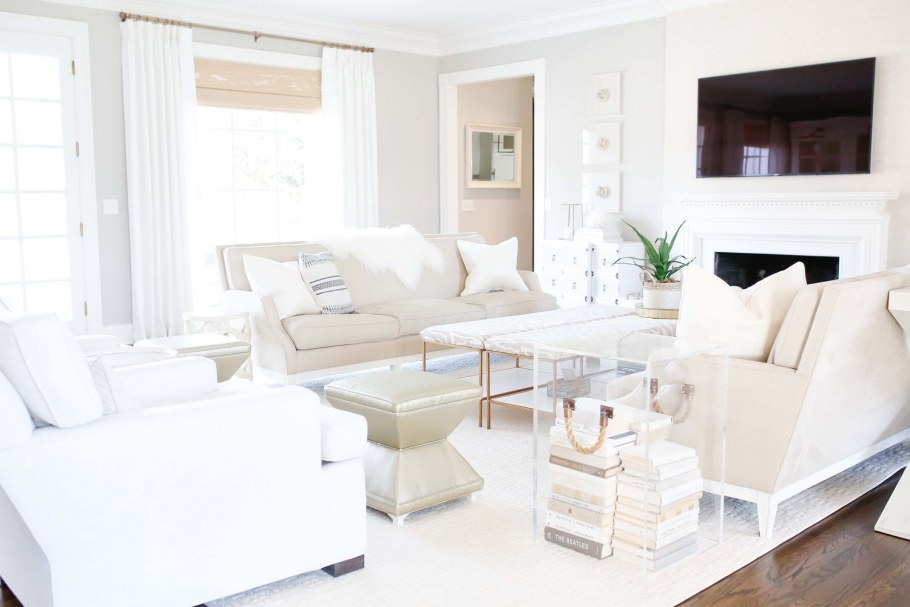 Кухня в белых тонах интерьер