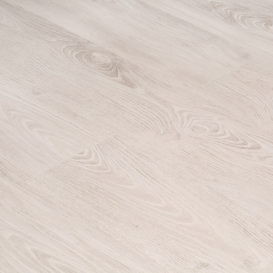 Ламинат дуб состаренный серый 33 класс толщина 8 мм с фаской 1.901 м