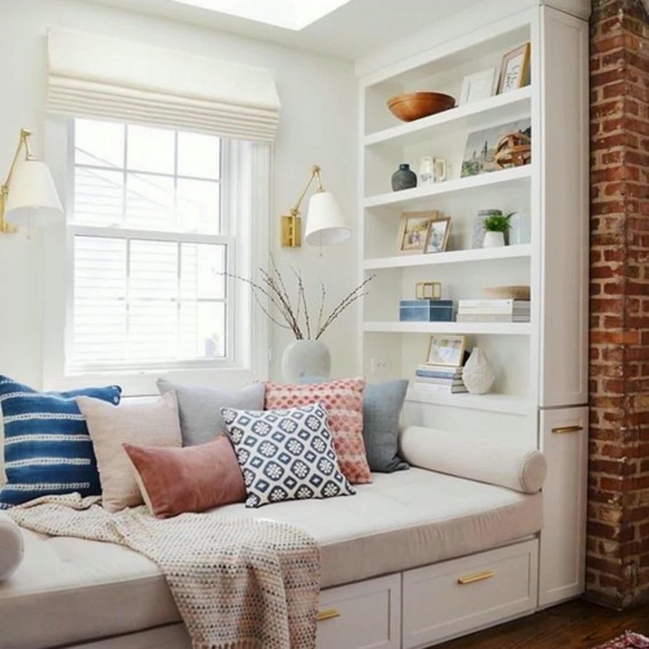 Комната для мальчика с диваном