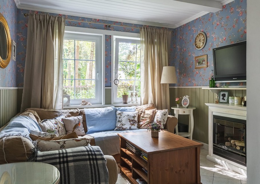 Интерьер с камином Сканди стиль