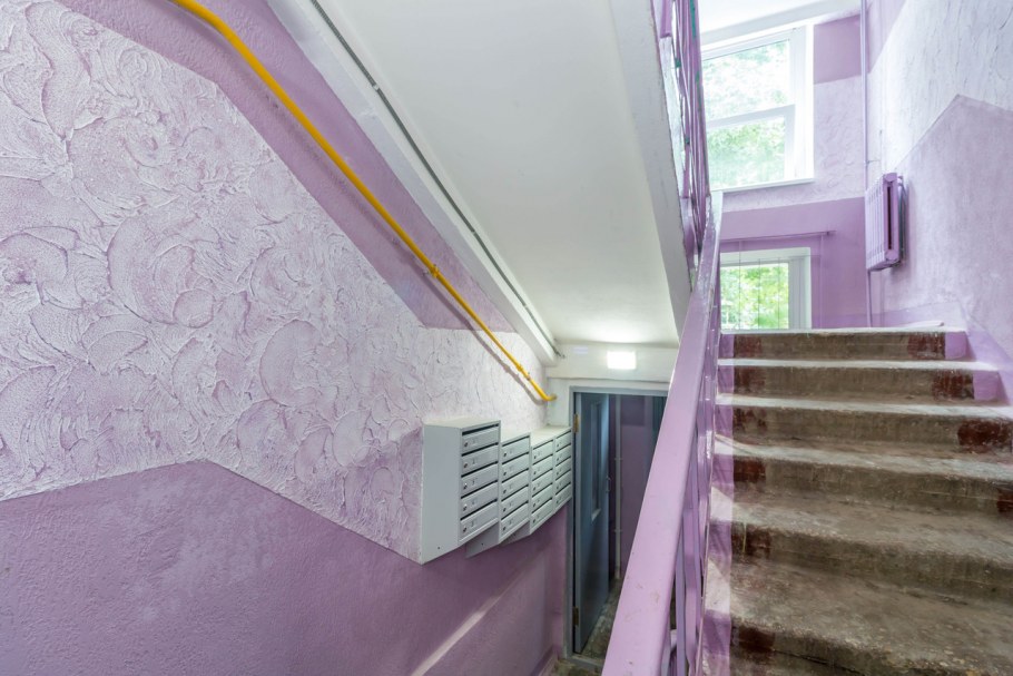 Стильный подъезд