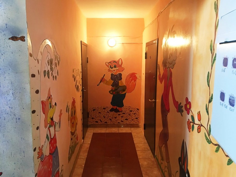 Красивый подъезд в пятиэтажке