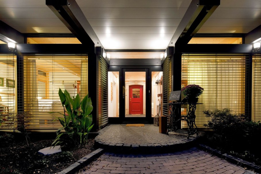 Красивая лестница в подъезде