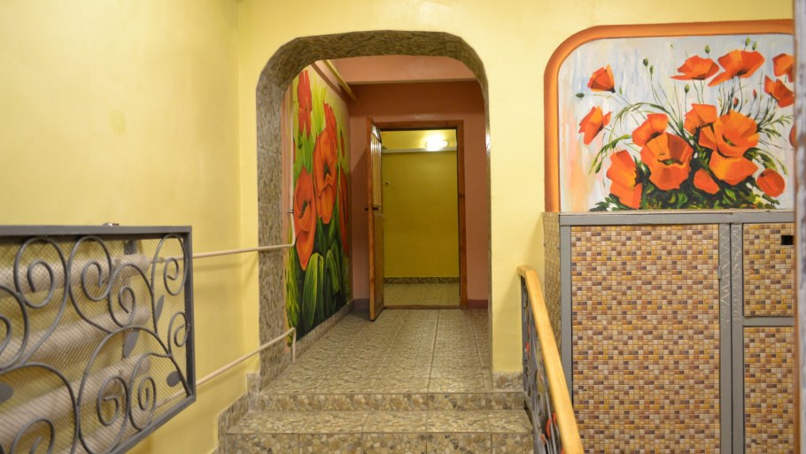 Красивый подъезд