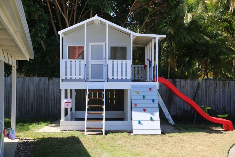 Домик для детей на даче своими руками