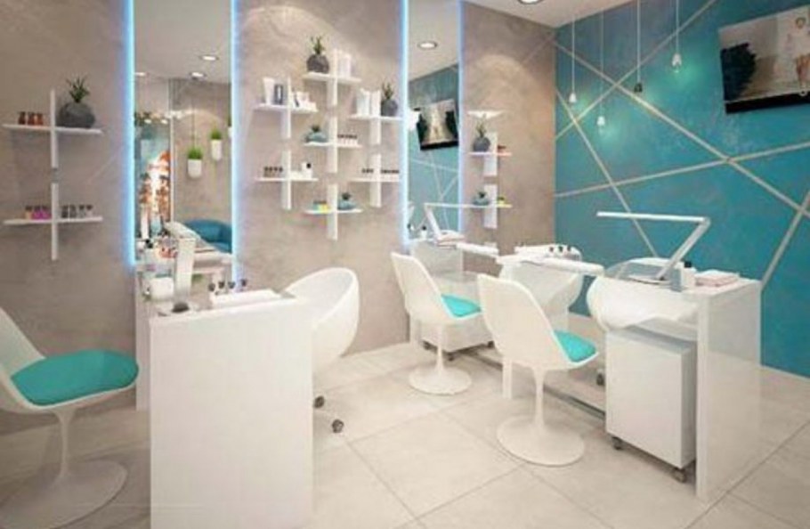 Интерьер студии маникюра