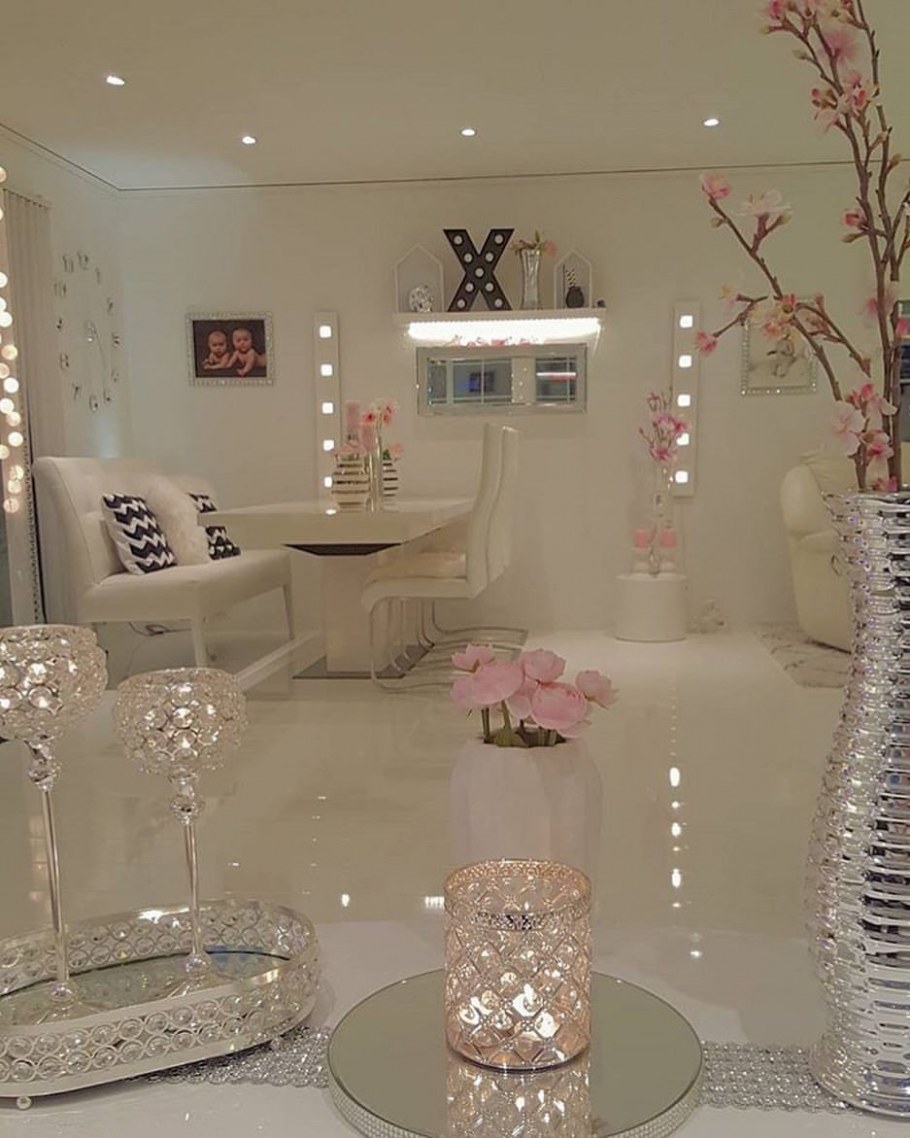 Декор для салона красоты