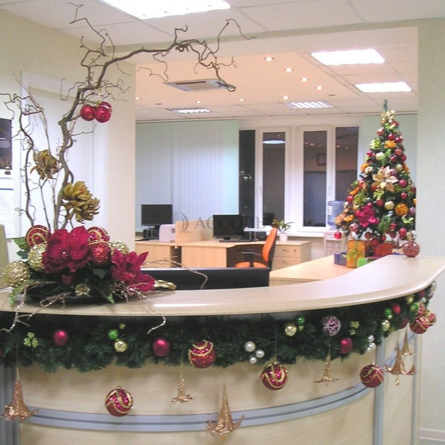 Украшение стойки ресепшн на новый год