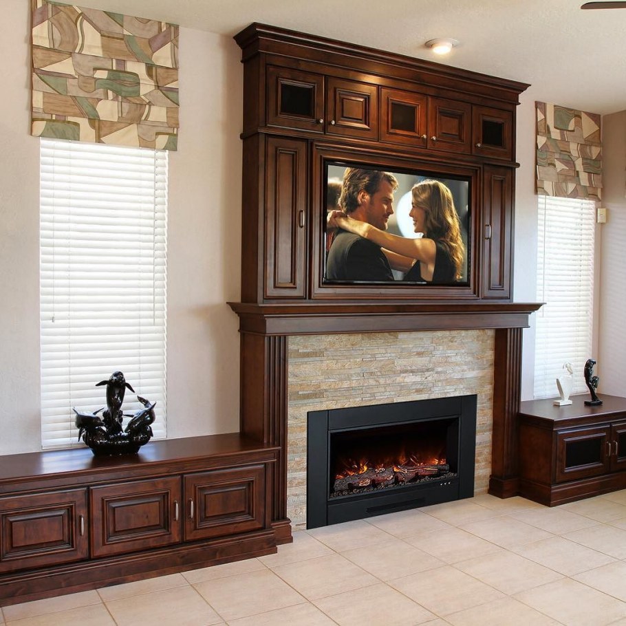 Угловая стенка с камином