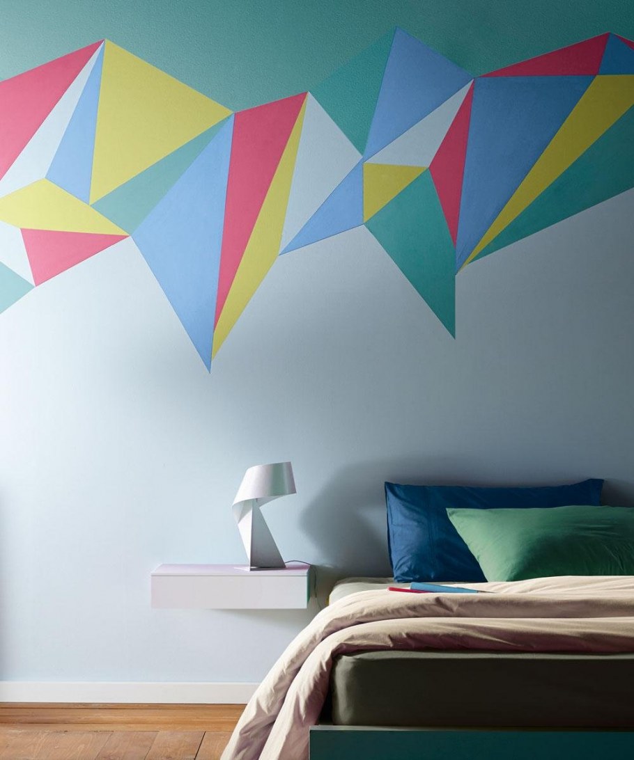 Геометрический узор на стене