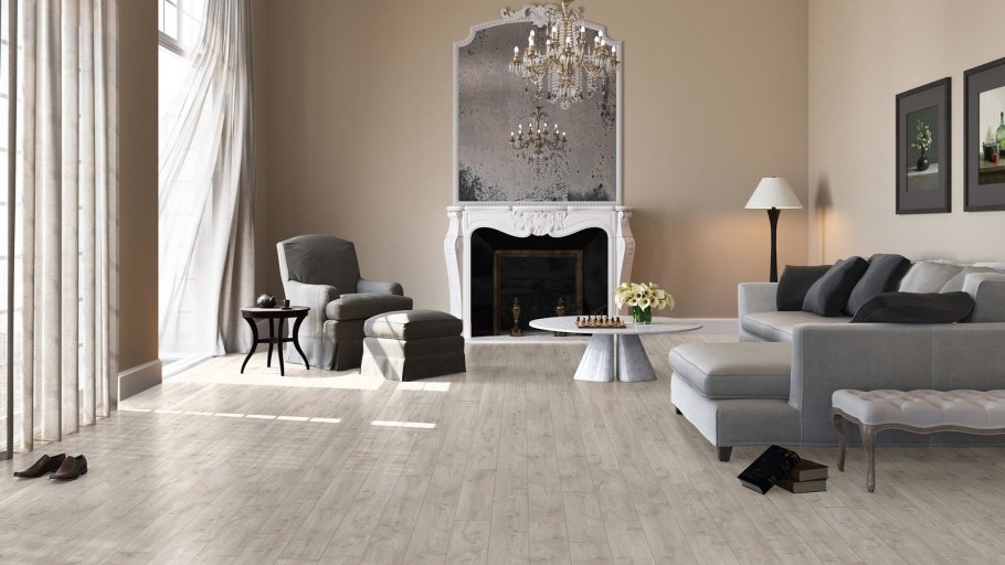 Гостиная со светлыми стенами