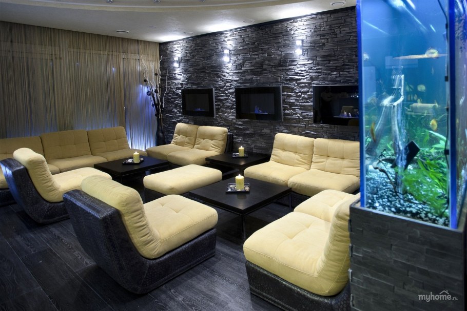 Интерьер бани с панорамными окнами