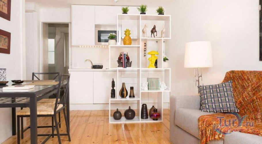 Открытые полки на кухне