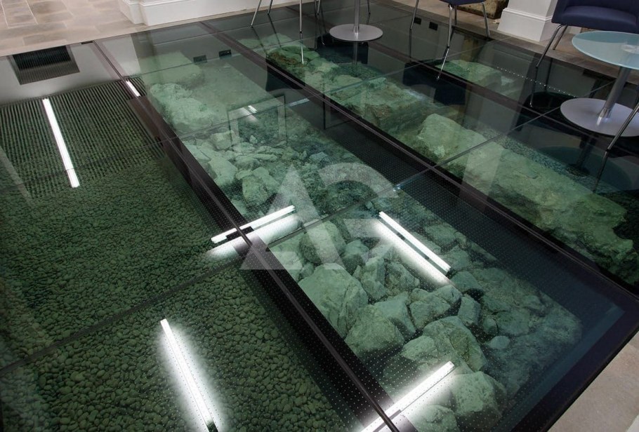 Стеклянный пол Музеефикация