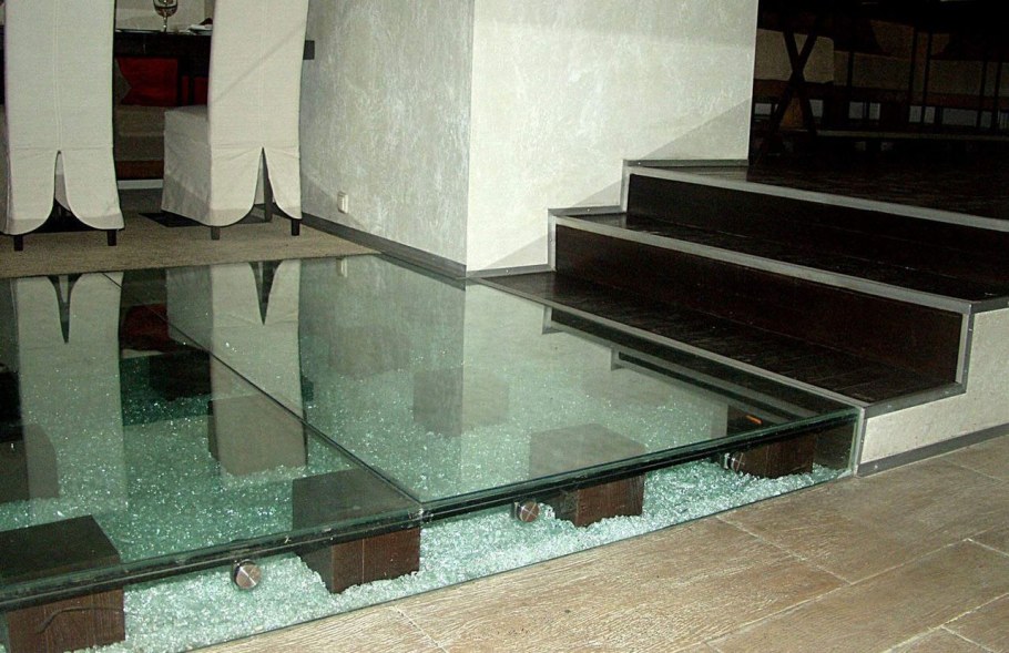 Стеклянный пол в квартире