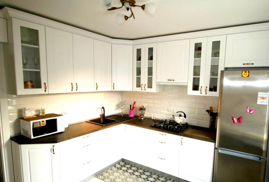 Кухня в коричневом цвете