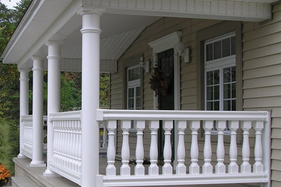 Веранда с балясинами