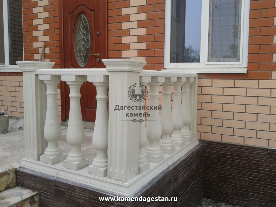 Перила для крыльца с балясинами