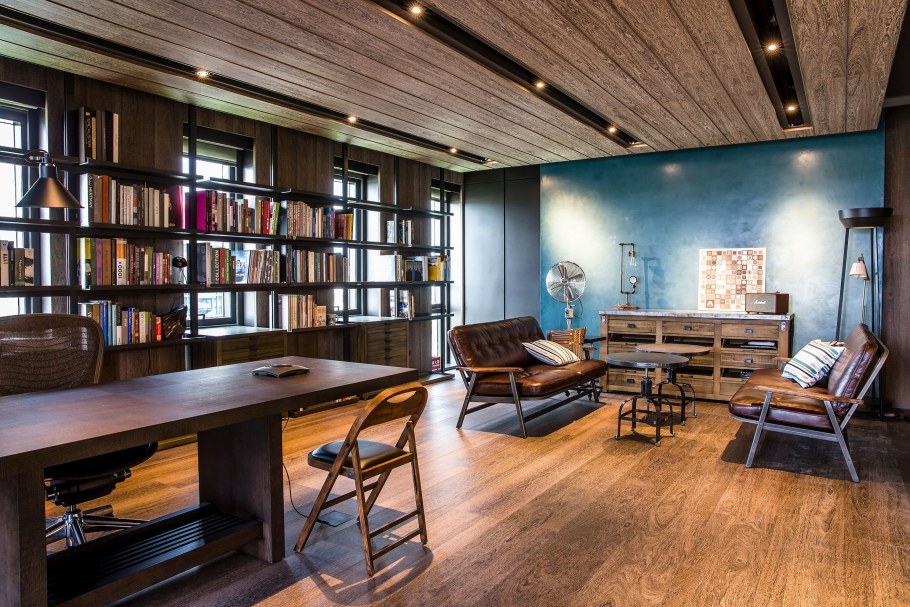 Зеркало в рабочем кабинете