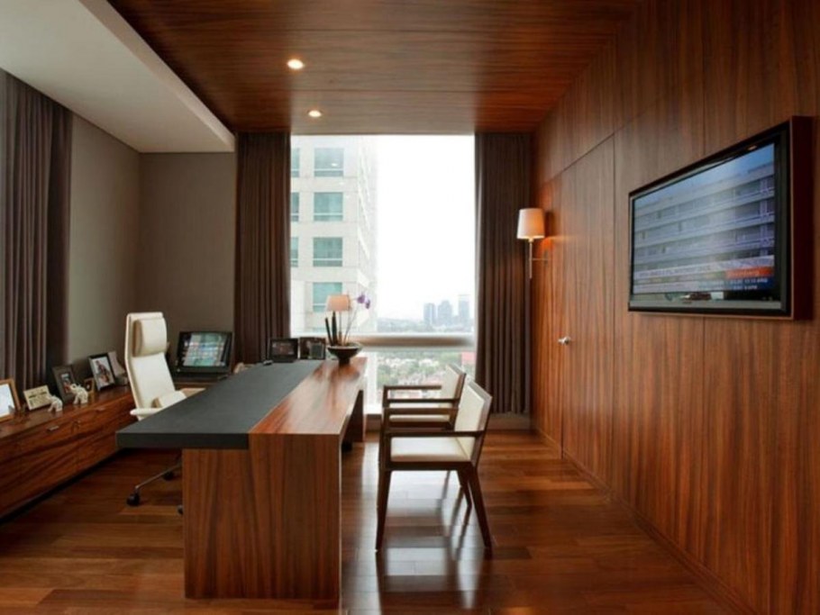 Деревянная отделка кабинета