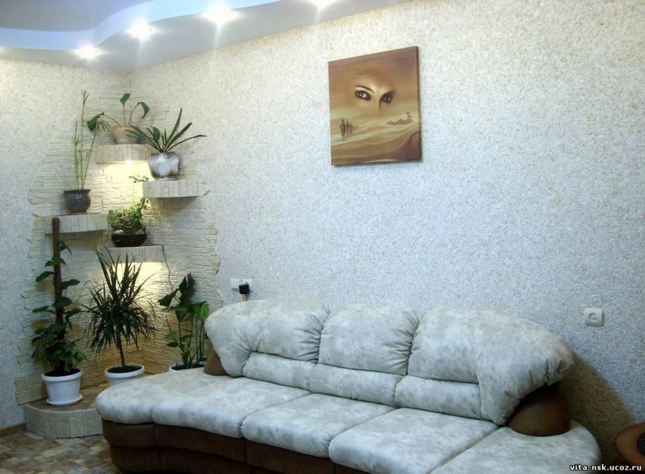 Жидкие обои в интерьере гостиной